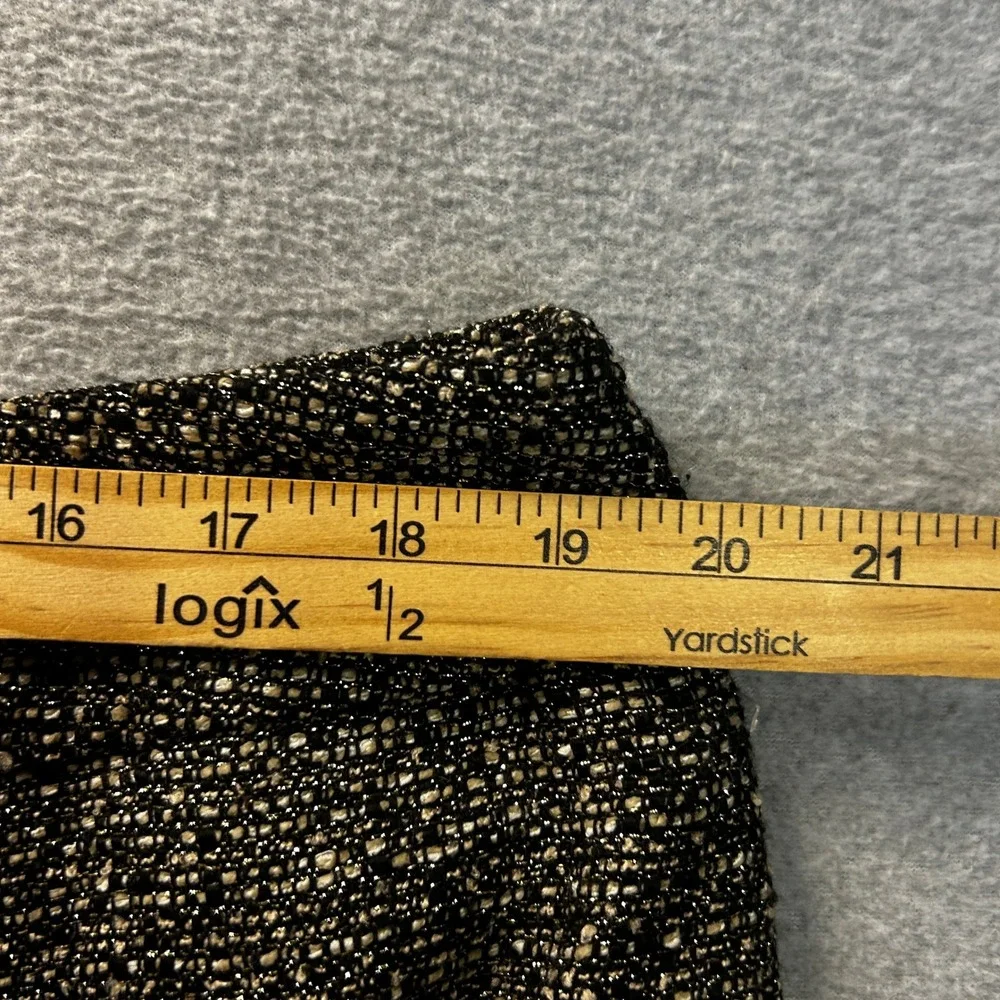 Kasper separates pencil